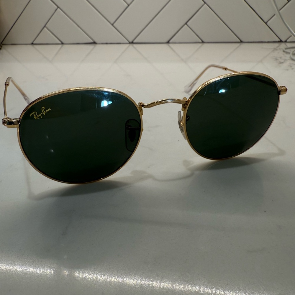 Ray-Ban Classic Gold Frame with Dark Green Lenses 53 MM